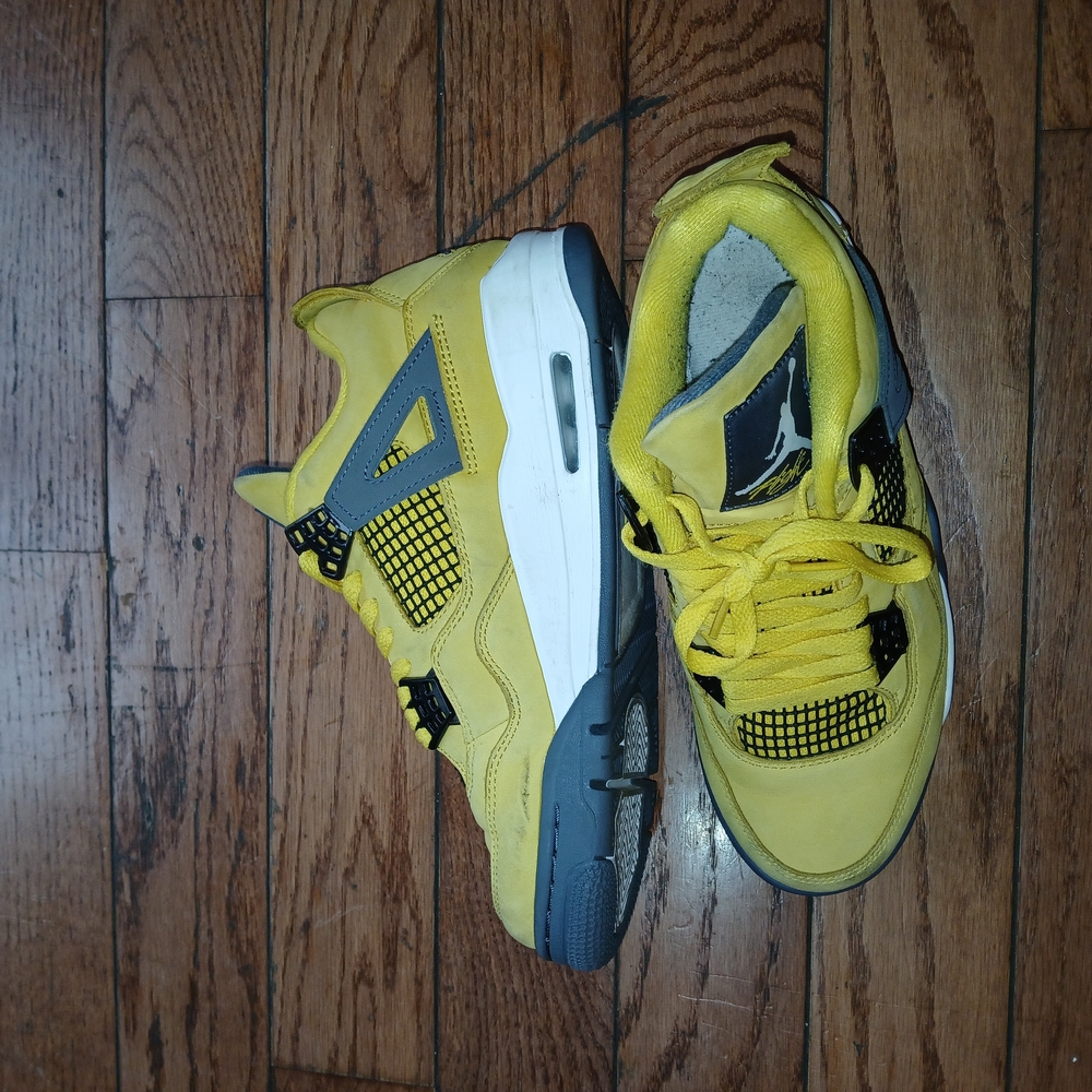 Jordan 4 Retro Lightning